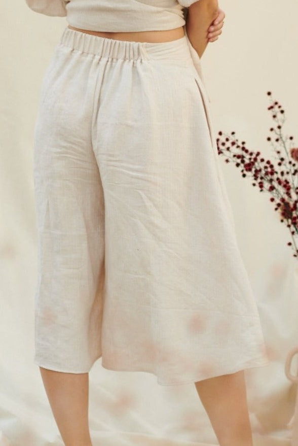 deep V back wrap style crop top modern sewing pattern gathered bust puff sleeves