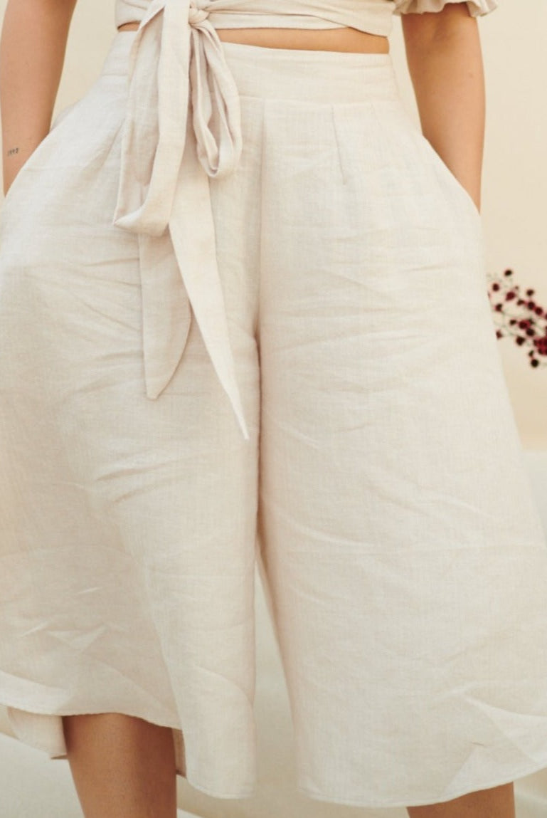 wrap style crop top modern sewing pattern gathered bust puff sleeves